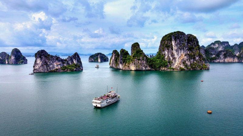 Balance & Renewal: Halong Bay Serenity to Yen Tu Spiritual Retreat 8 days — Gallery image 12
